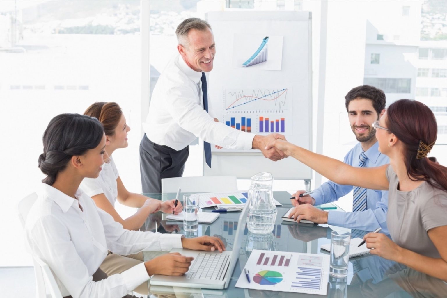 Choosing the Perfect Bank Account for Your Limited Company: Virtual vs Traditional Banks